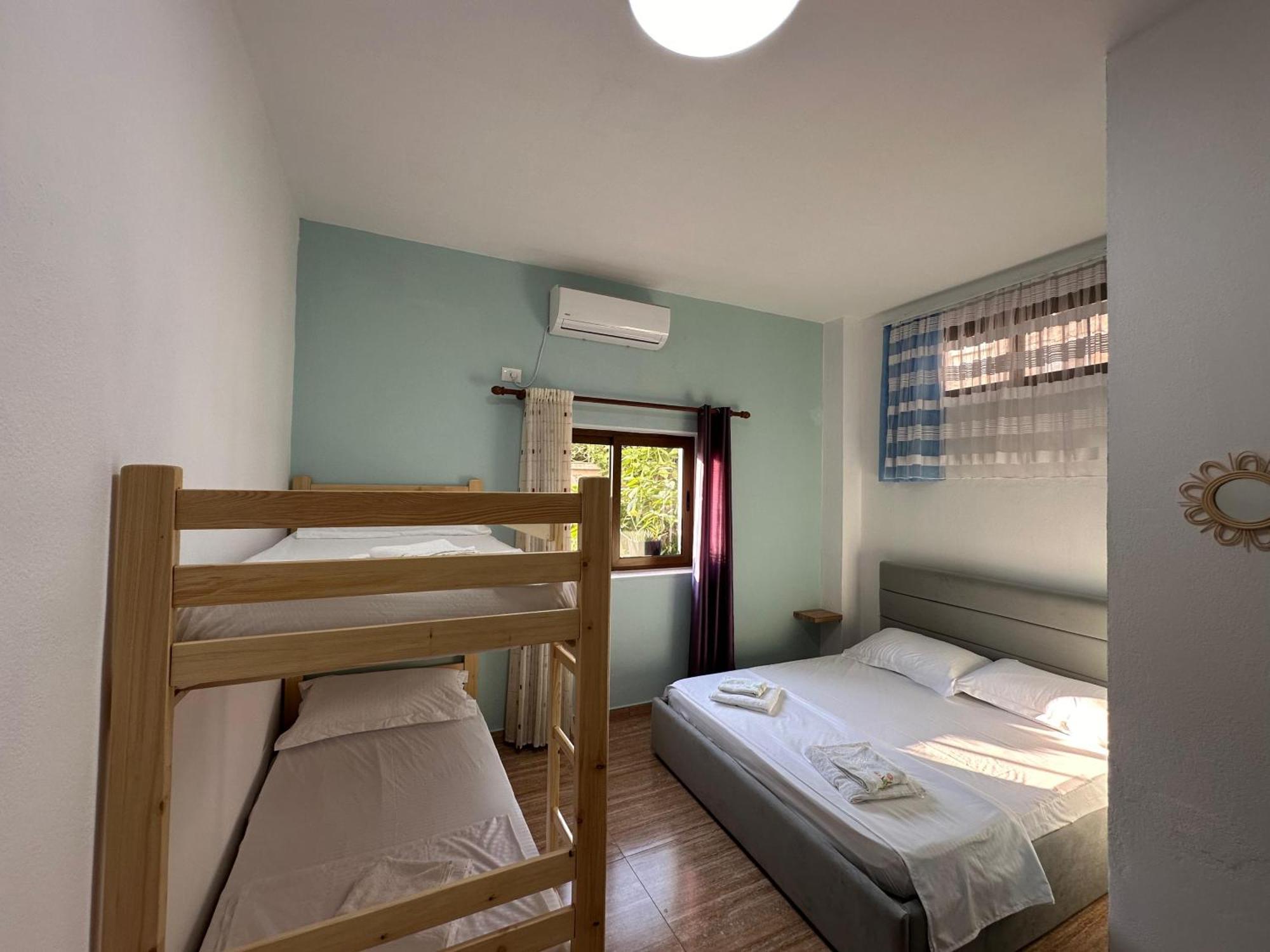 Las Palmas Guesthouse Shkoder Exterior photo